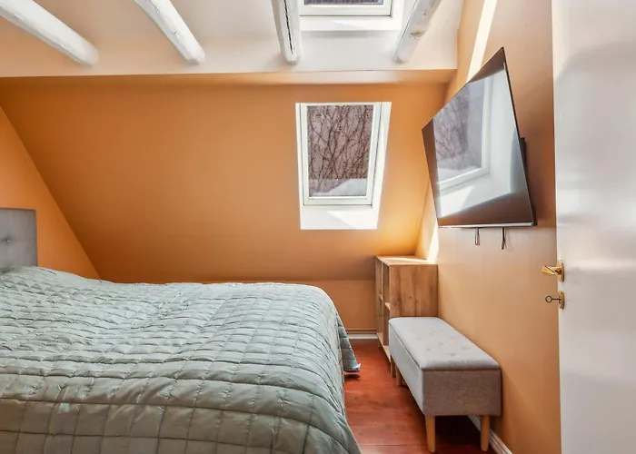 Location - By Tivoli Nyhavn & Metro