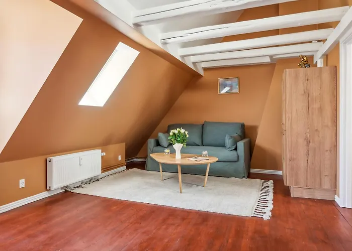 Location - By Tivoli Nyhavn & Metro